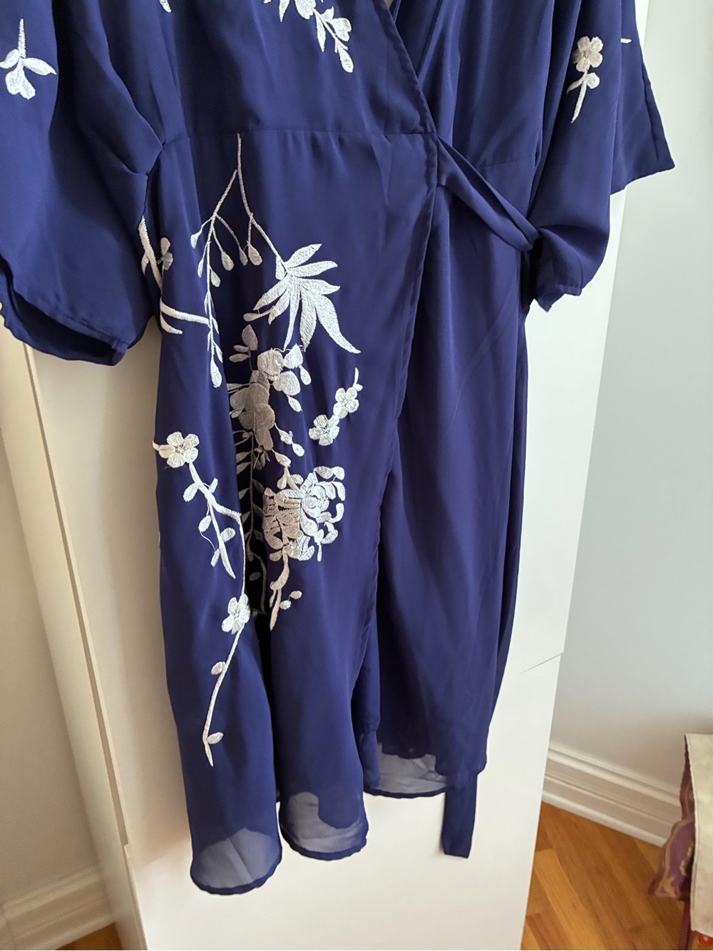 NWT ASOS Deep Navy Embroidered Wrap Kimono Dress with Tie Waist - Size 16 - Picture 5 of 12